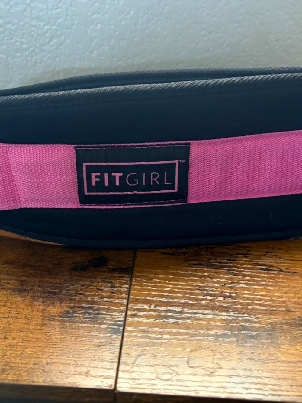 🛍️ FITGIRL Weightlifting Belt Size M Black Pink Velcro